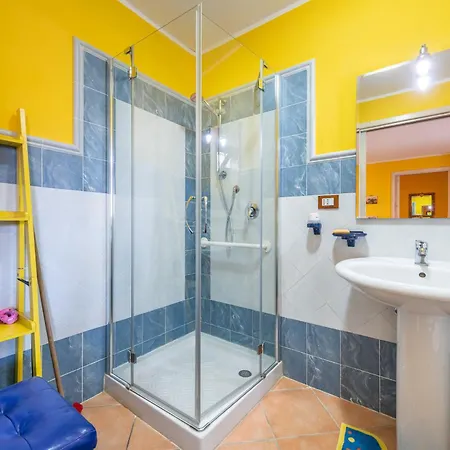 Tatil Evi Gialla